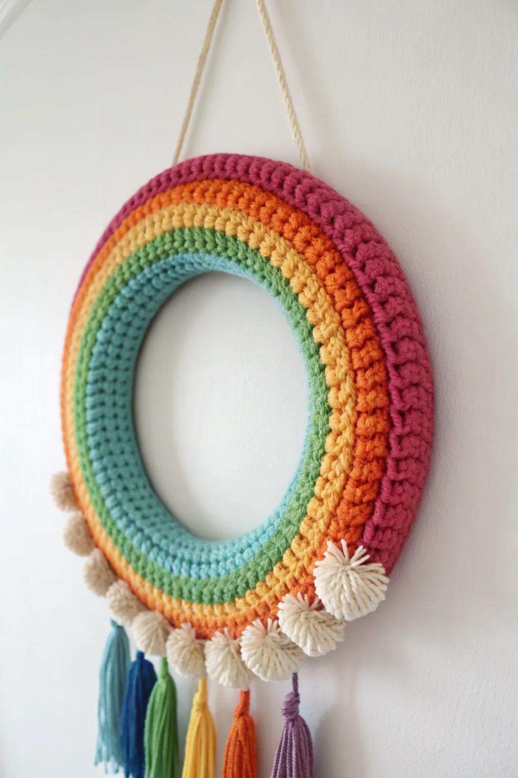Brighten your expanse via a burst of tincture! This artisanal rainbow crochet wreath constitutes a jovial commemoration of each shade.
