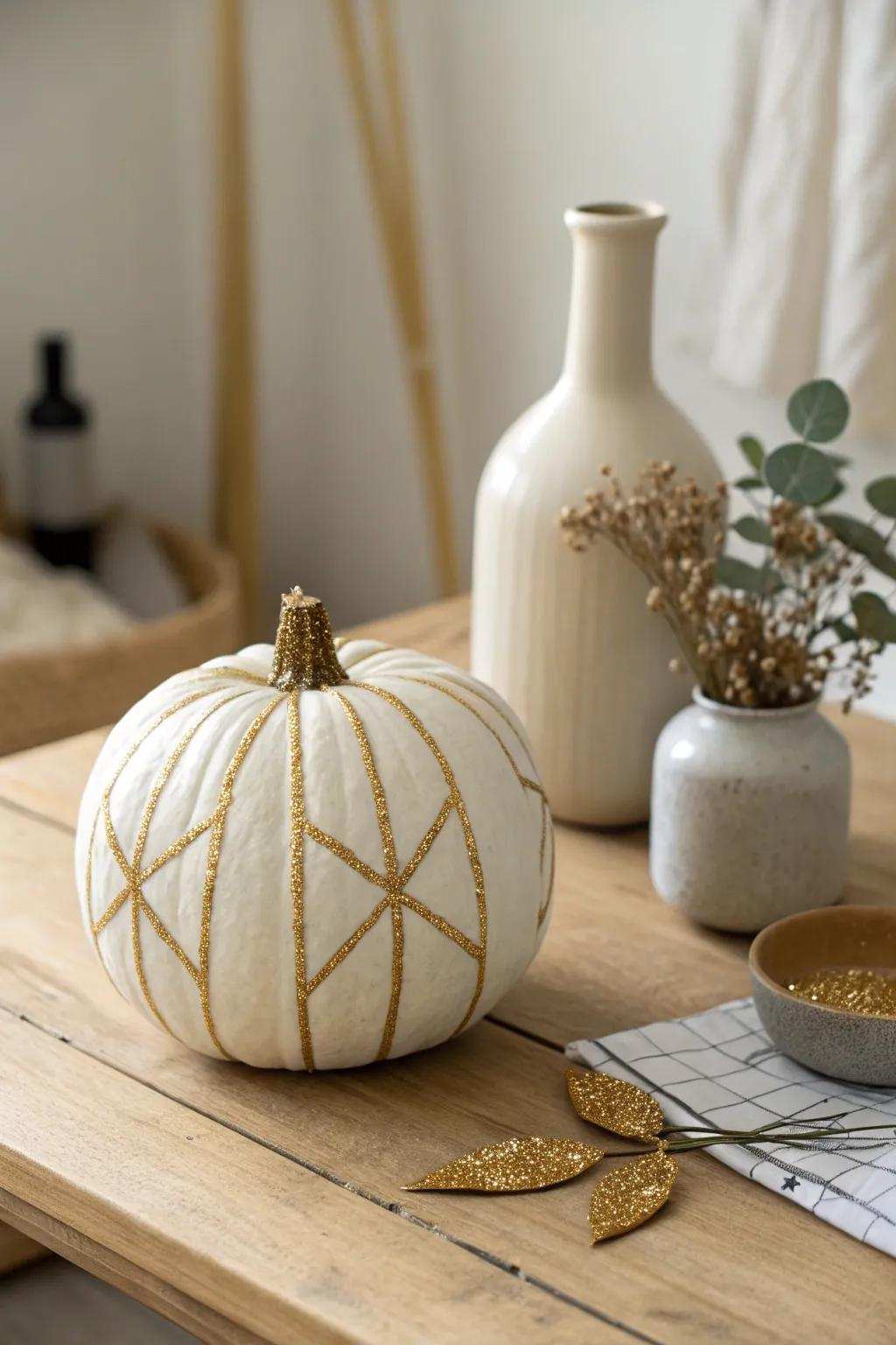 Elevate your autumn ornamentation with a hint of shimmer and simplicity. ✨🍂 #ArtisticRefinement #MinimalistBohemian