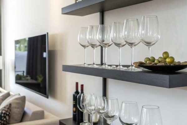 Modern Glass Display Ideas for Contemporary Homes