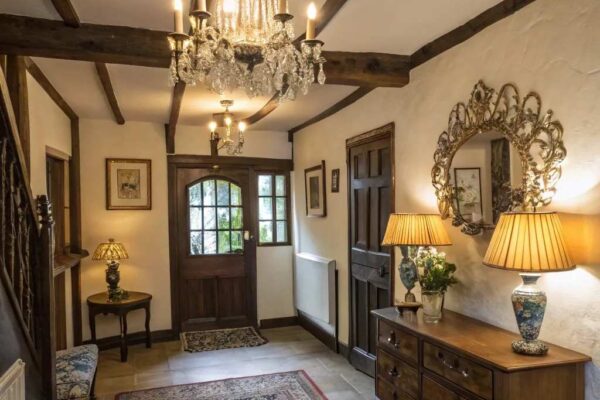 Cottage Style Decor for a Cozy Welcome