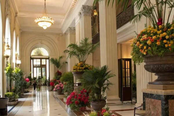 15 Grand Foyer Design Ideas to Elevate Your Home’s Entrance