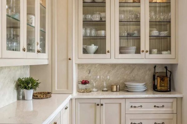 White and Beige Kitchen Makeovers That Never Go Out of Style