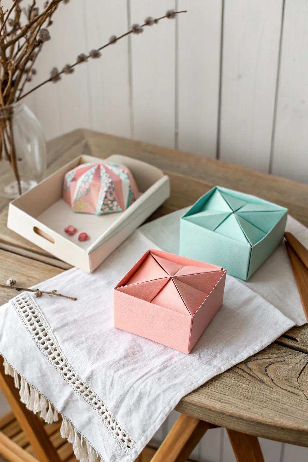 Surprise in a Fold: Discover the Art of Origami with this Stunning Pop-up Box.